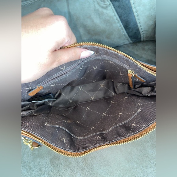 EUC Vince Camuto Kelby Leather Crossbody - Picture 8 of 8